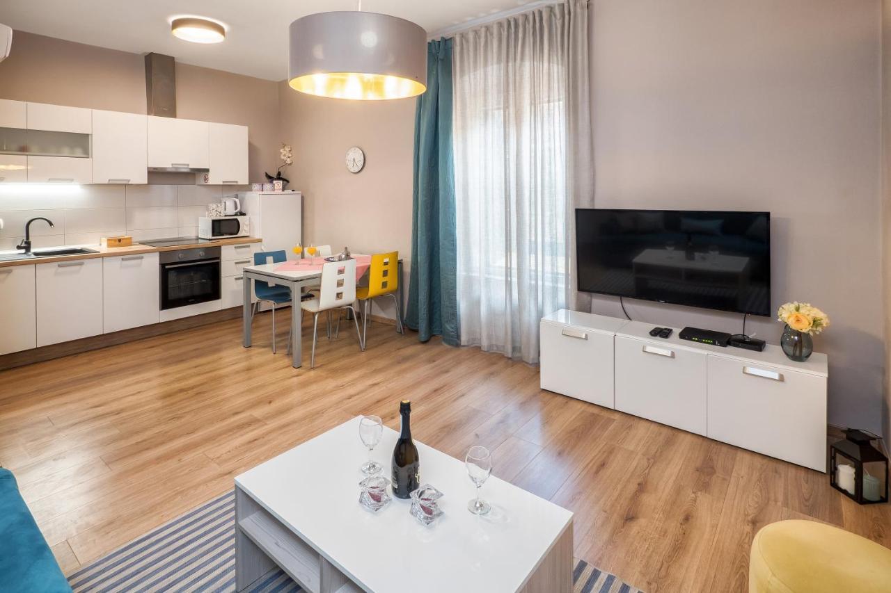 Apartment Queen Teuta In The Heart Of Split Historical Heritage Exterior photo