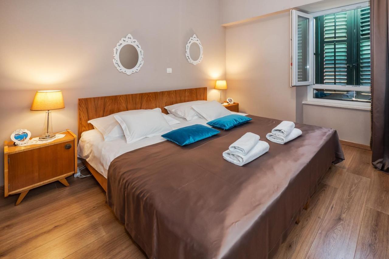Apartment Queen Teuta In The Heart Of Split Historical Heritage Exterior photo