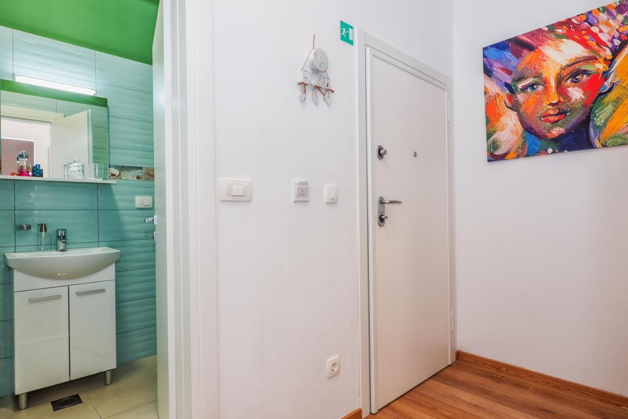 Apartment Queen Teuta In The Heart Of Split Historical Heritage Exterior photo