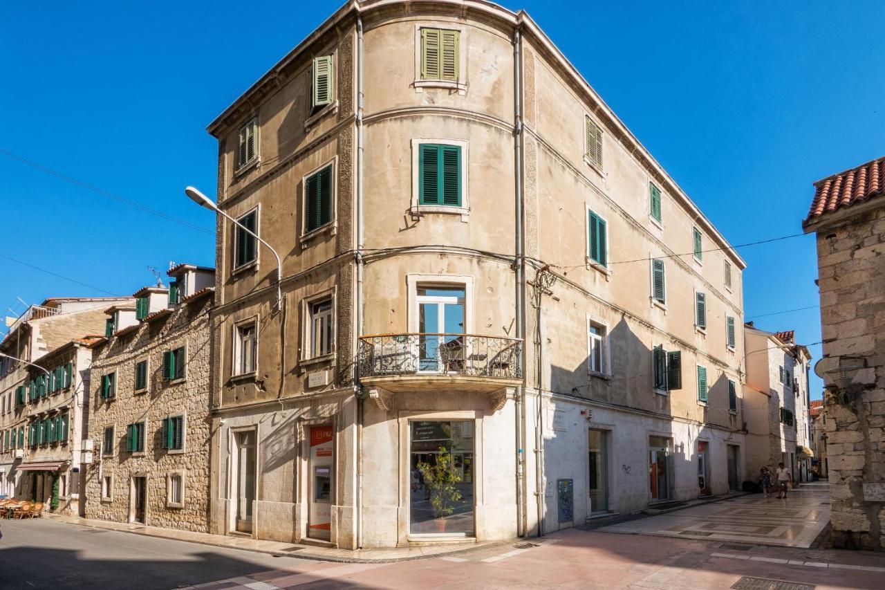 Apartment Queen Teuta In The Heart Of Split Historical Heritage Exterior photo