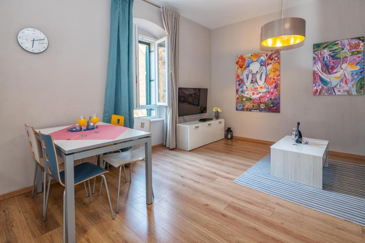 Apartment Queen Teuta In The Heart Of Split Historical Heritage Exterior photo